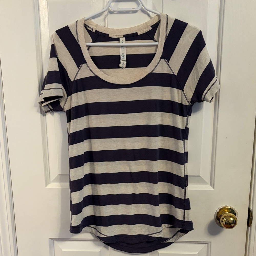Lululemon Athletica Purple Light Heather Gray Striped Short Sleeve Tee